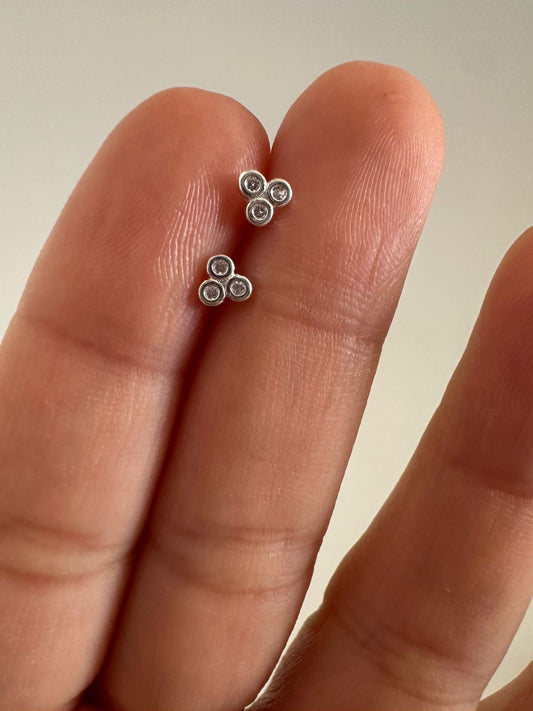Mini aretes de plata con Zirconia