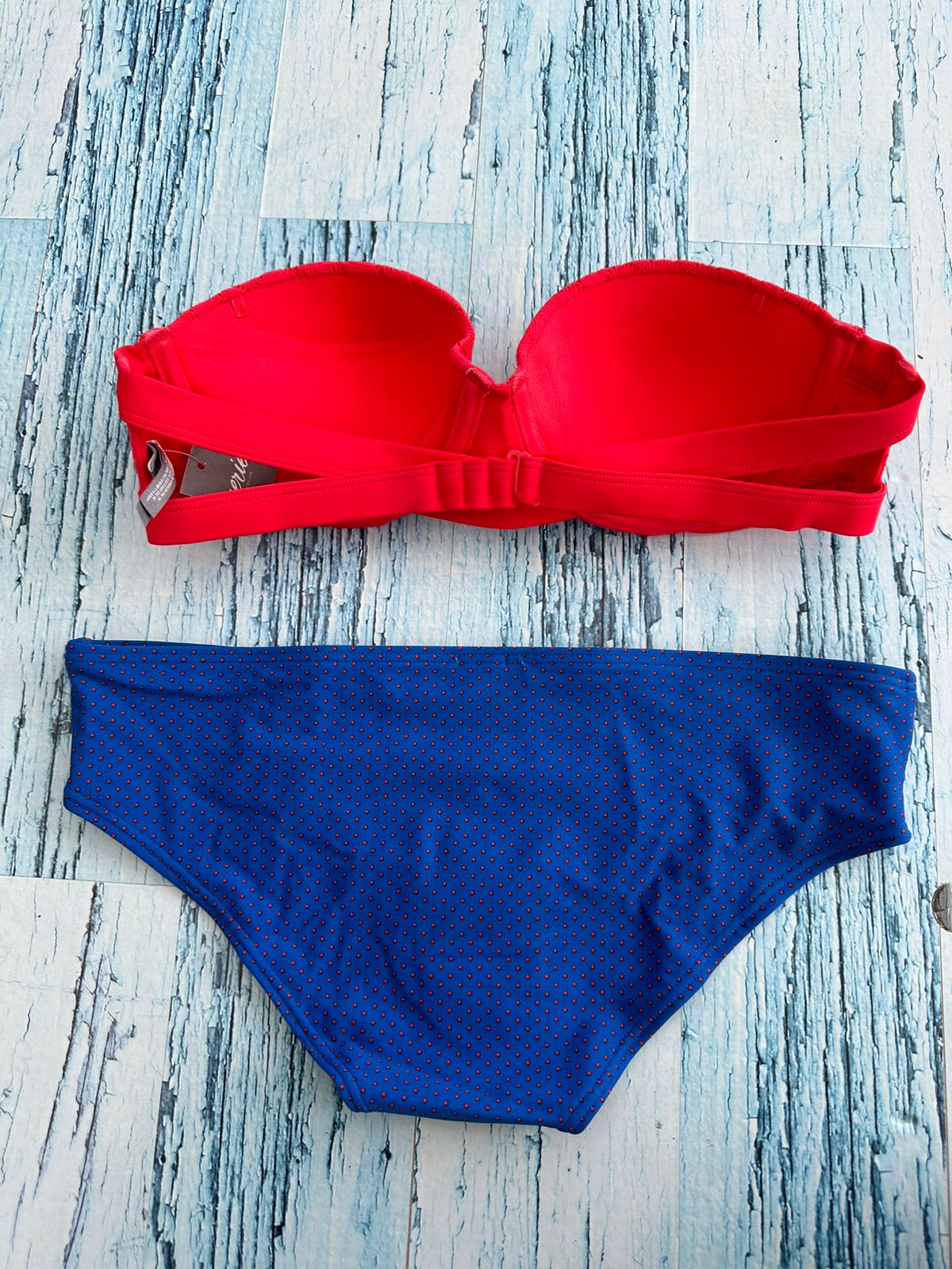 Bikini rojo y azul