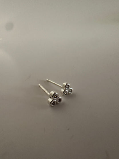 Mini aretes de plata con Zirconia