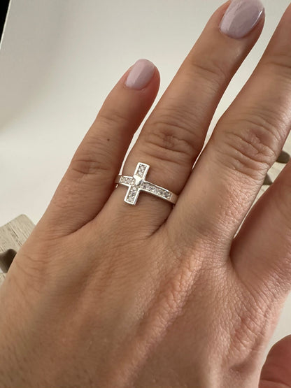 Anillo de Plata Cruz