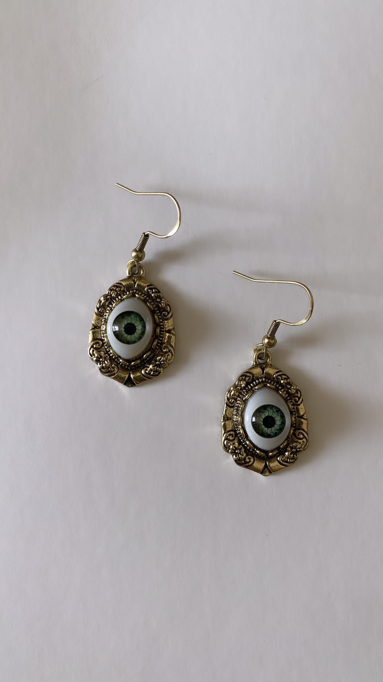 Aretes ojos